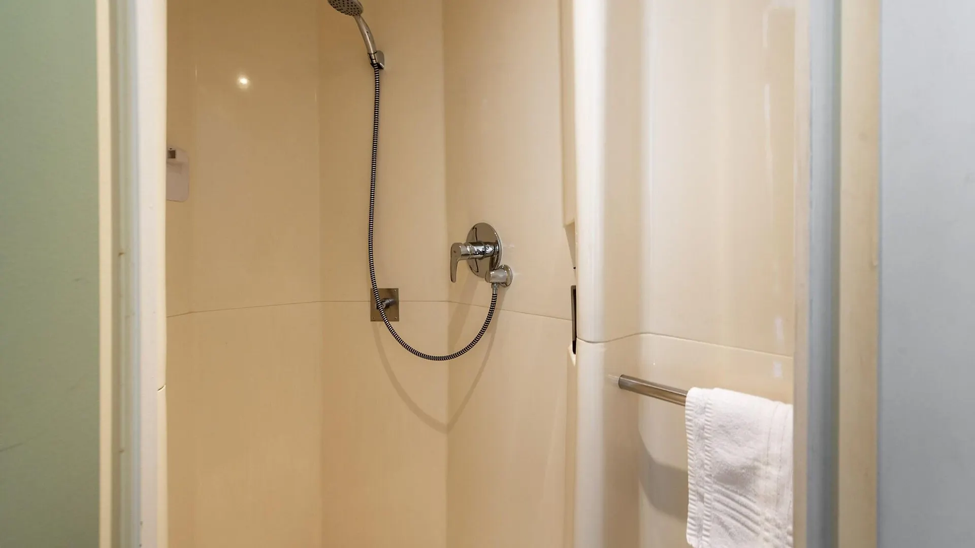 B&B Hotel Toulouse Cite De L'Espace Hurel 2*,