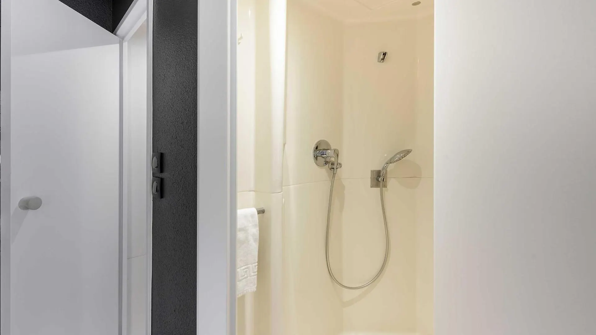 B&B Hotel Toulouse Cite De L'Espace Hurel 2*,  France