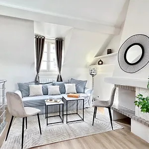 Saint Germain Des Prés - Amazing Duplex - 2066 , Paris France