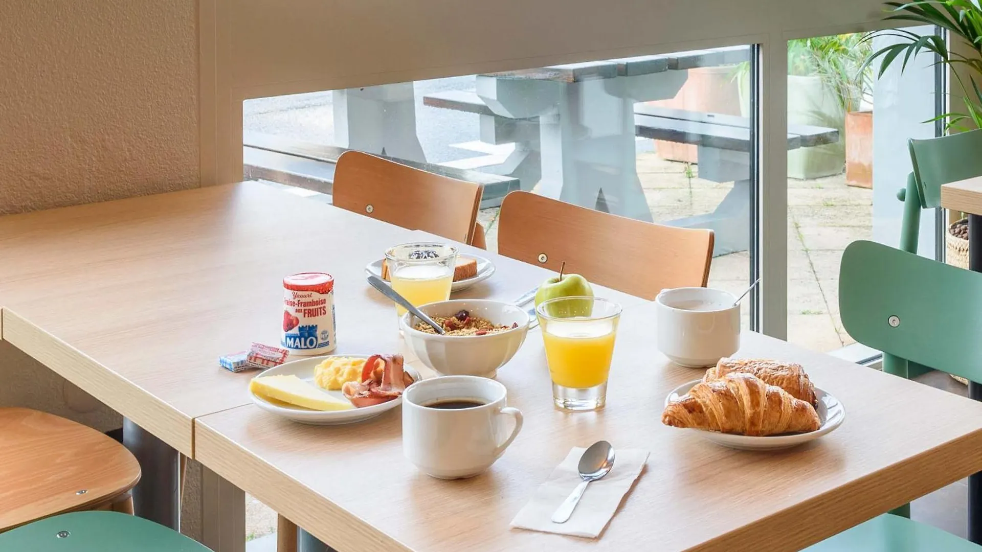 B&B Hotel Toulouse Cite De L'Espace Hurel 2*,